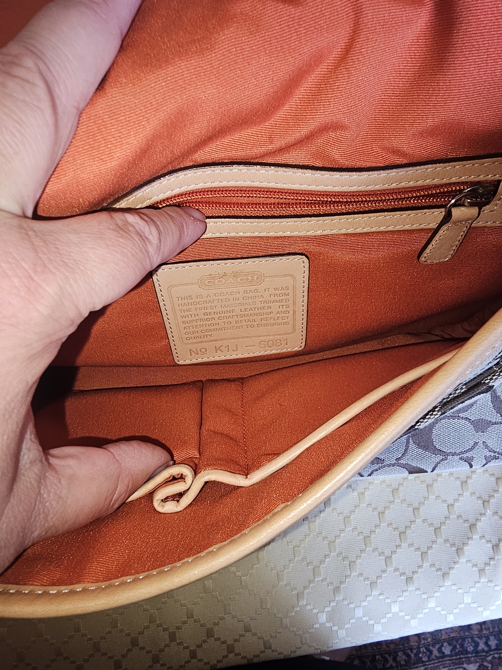 Authentic 2001 Coach Hampton Crossbody Bag - 12"x9"x4" - Picture 4 of 11